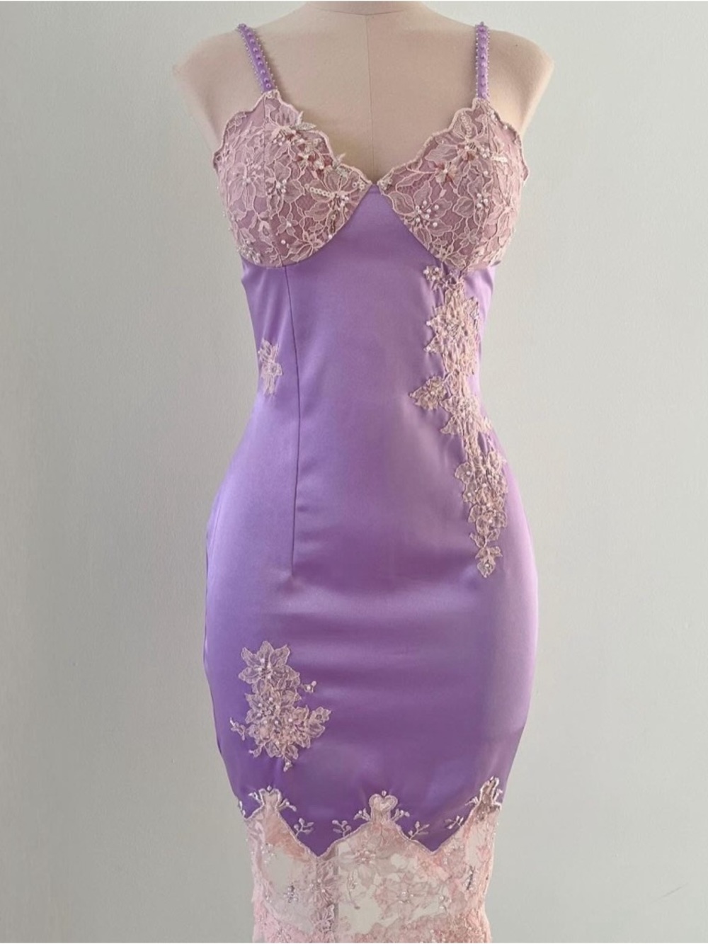 Lavender Lace-Trim Midi Dress - Brand: